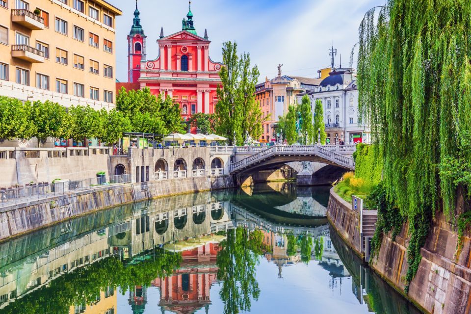 Ljubljana: First Discovery Walk and Reading Walking Tour - Important Reminders