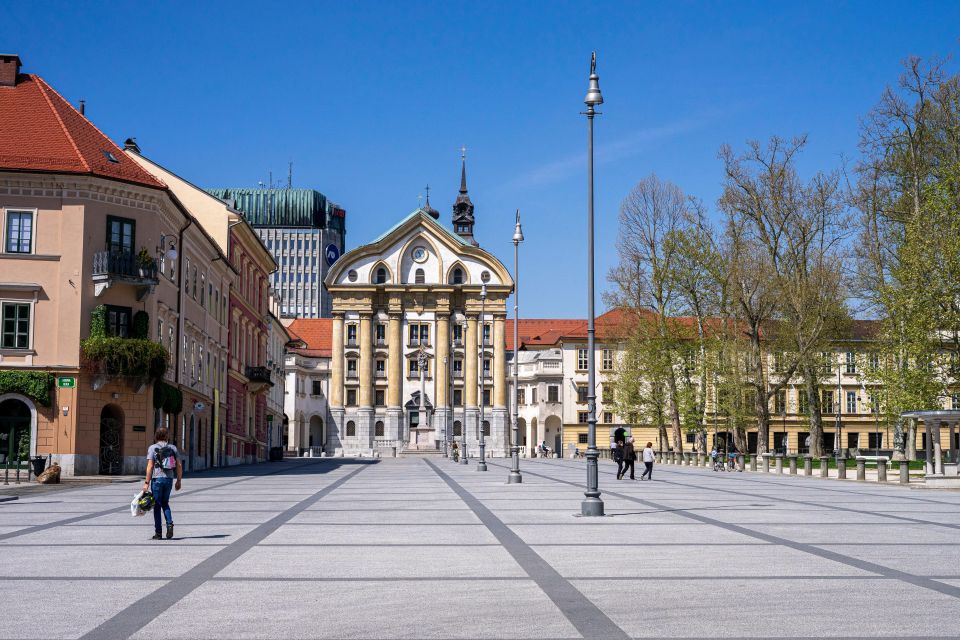 Ljubljana: UNESCO Cultural Heritage Tour - National Library Exploration