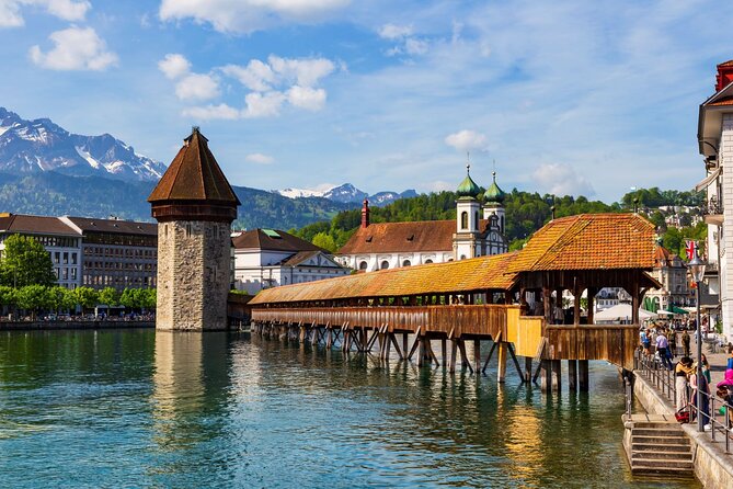 Luzern Elegance: Private City Walk and Panoramic Lake Cruise
