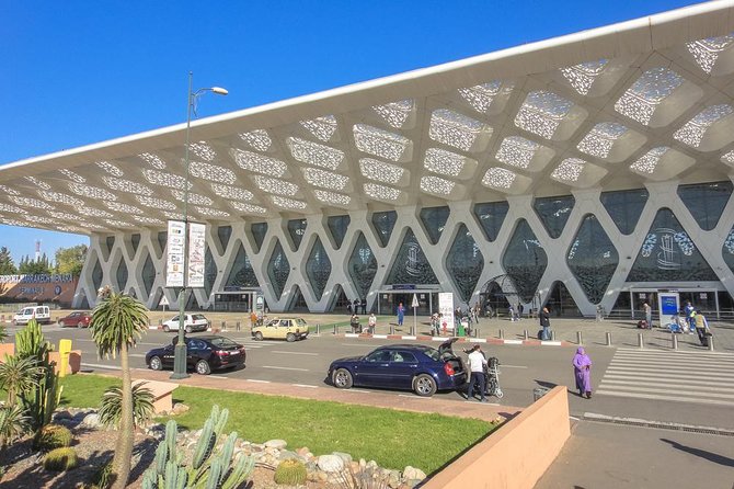 Marrakech: Private Transfer to or From Marrakech Menara Airport - Common questions