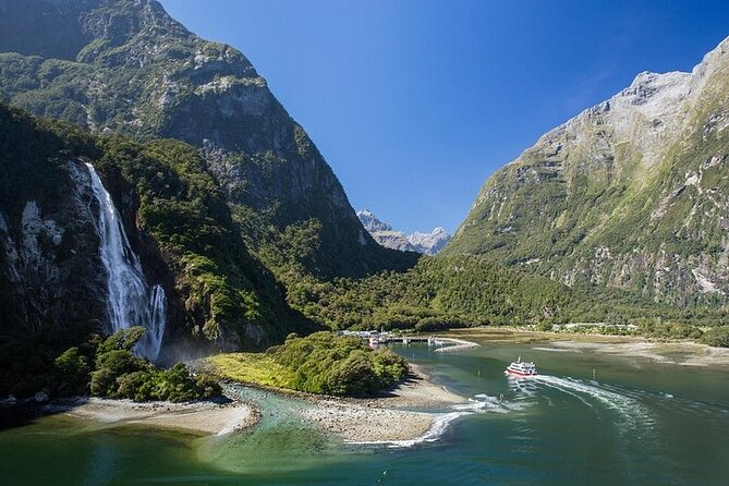 Milford Sound Coach & Discover More With Lunch Ex Queenstown - Weather-Related Information