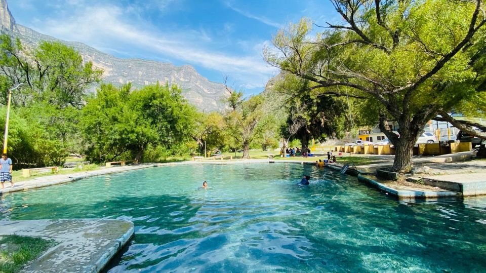 Monterrey: Bustamante Groutes Tour - Engage in Traditional Bread-making