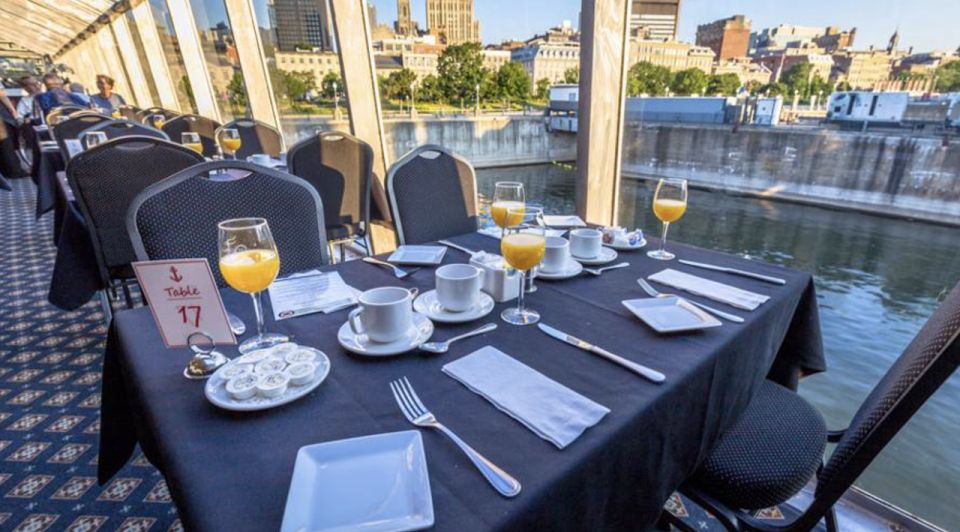 Montréal: Weekend 3-Course Brunch Cruise With VIP Option - Parking Recommendations