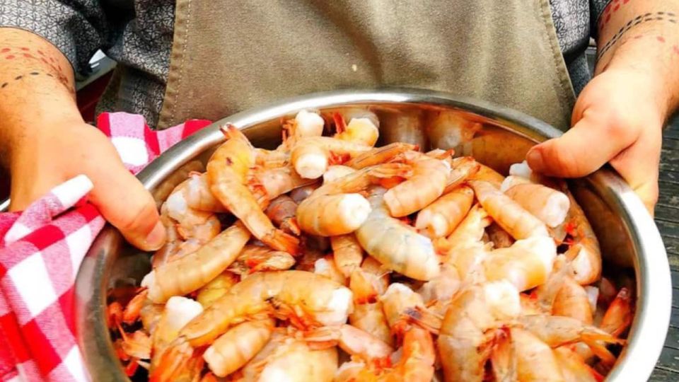 New Orleans: Authentic Cajun Shrimp Boil and Cabaret Show - Cajun Shrimp Boil Dinner