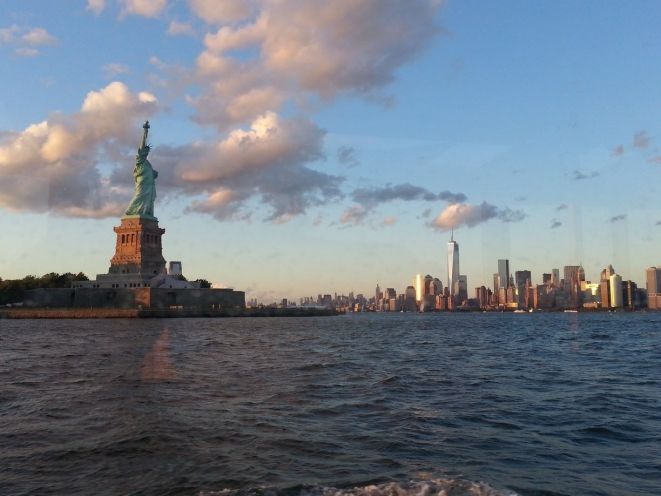 NYC: Evening Jazz Cruise on the Yacht Manhattan - Service and Organization