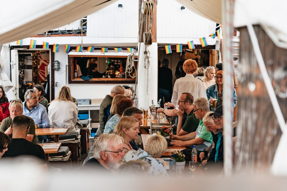 Oslo: Fjord Evening Cruise With Shrimp Buffet - Music and Atmosphere