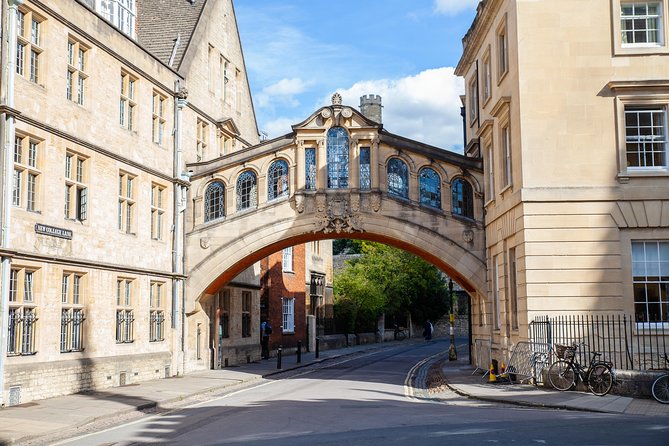 Oxford University Walking Tour With University Alumni Guide - Meeting Point Details