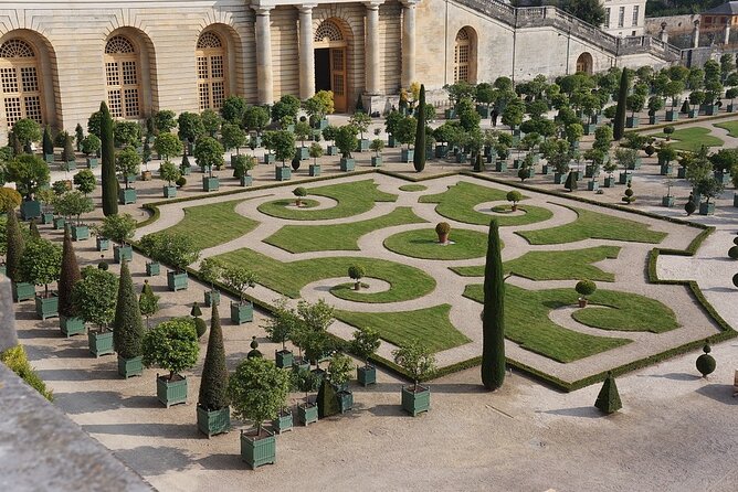 Palace of Versailles Kings Apartment Guided Options Gardens,Trianon Access Tour - Common questions