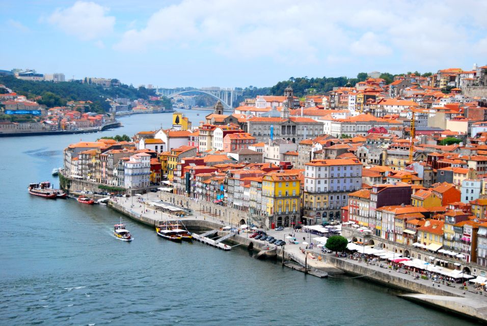 Photo Tour Porto: Walking Tour With Professional Photoshoot - Private Group and Personalized Tour