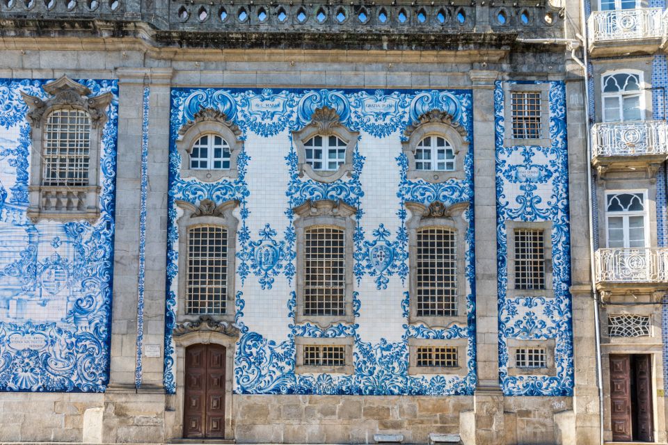 Porto: Highlights Self-Guided Scavenger Hunt and City Tour - Porto Attractions