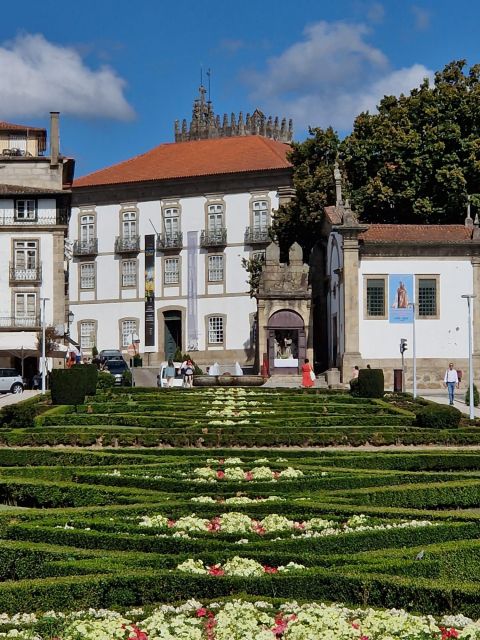 PORTO: Private Braga & Guimarães Tour With Lunch and Visits - Common questions