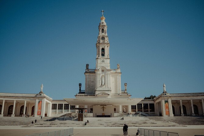 Private Fátima, Batalha, Nazaré and Óbidos Tour - Common questions