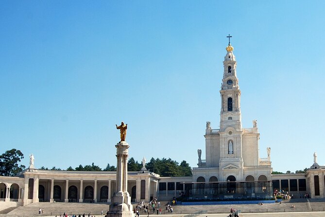 Private Tour to Fatima, Nazaré and Óbidos - Shopping and Souvenirs