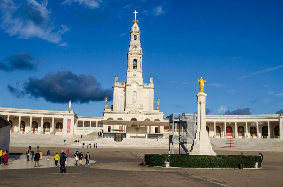 Private Tour to Fatima With Official Guide - Experience Itinerary