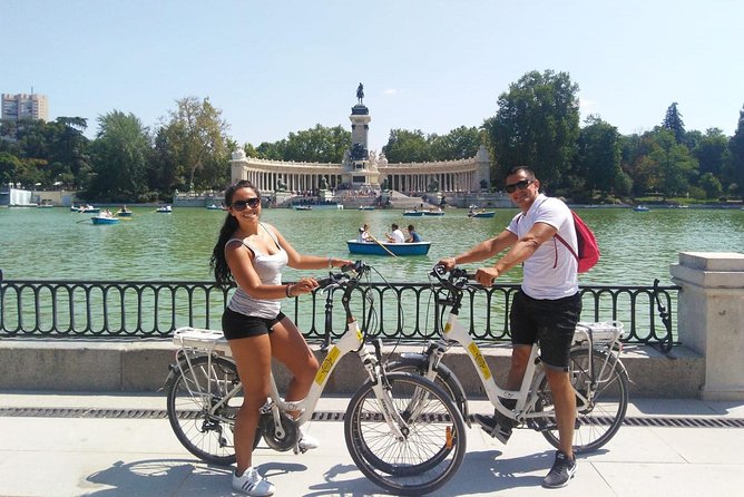 Retiro Park Bike Tour- Get Transported to the XVI Century - Operated by Wonder Tours