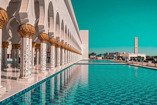 Sheikh Zayed Grand Mosque With Ferrari World From Dubai - Souvenir Shopping