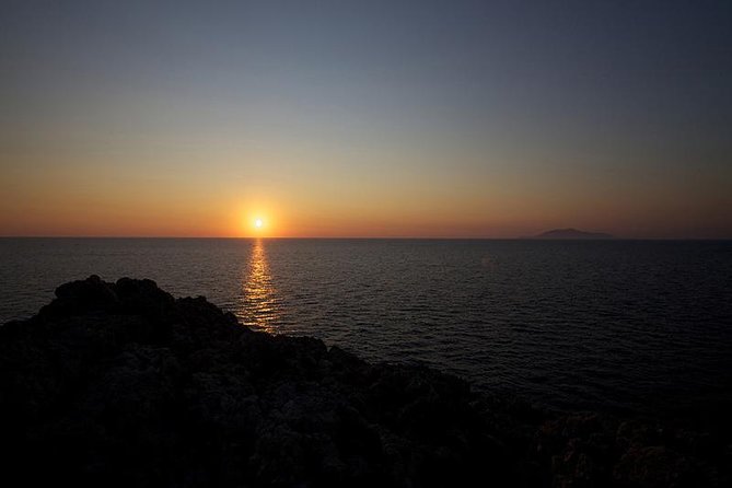 Small-Group Sunset and Evening Boat Tour of Capri - Common questions