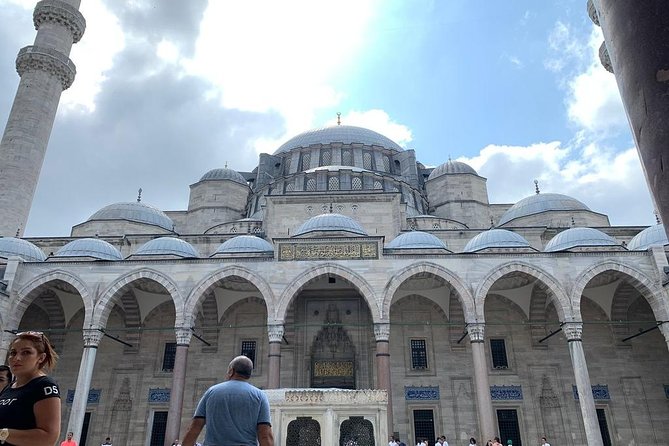 Small Group Tour: Best of Istanbul Tour With Lunch and Tickets (10 People Max) - Tour Guide and Assistance