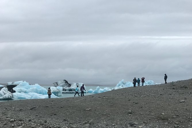 South Iceland and Glacier Lagoon: Jökulsárlón With Boat Tour - Common questions