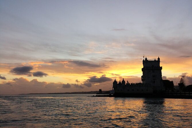 Sunset or Afternoon Boat Tour -Sailing by the Monuments With Wine - Last Words