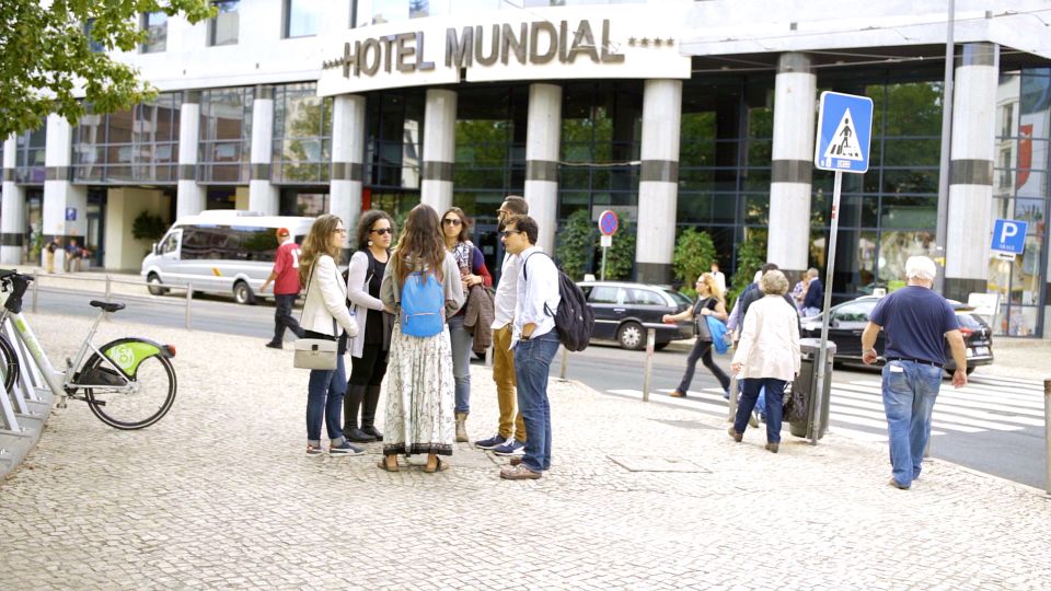 Total Lisbon Experience Walking Tour With Seafood Lunch - Common questions