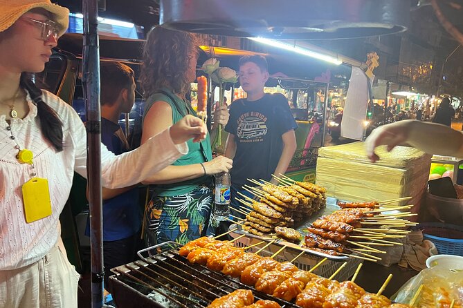 Tuk-Tuk Private Tour in Bangkok by Night With Chinatown Meal - Common questions