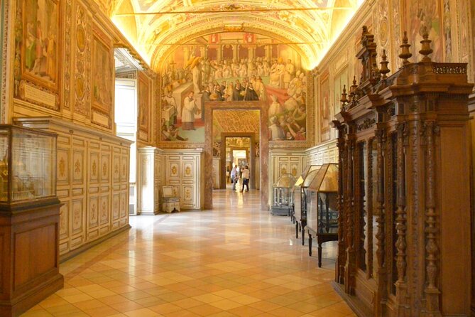 Vatican VIP:Exclusive Private Tour With Sistine Chapel & Basilica - VIP Amenities Included