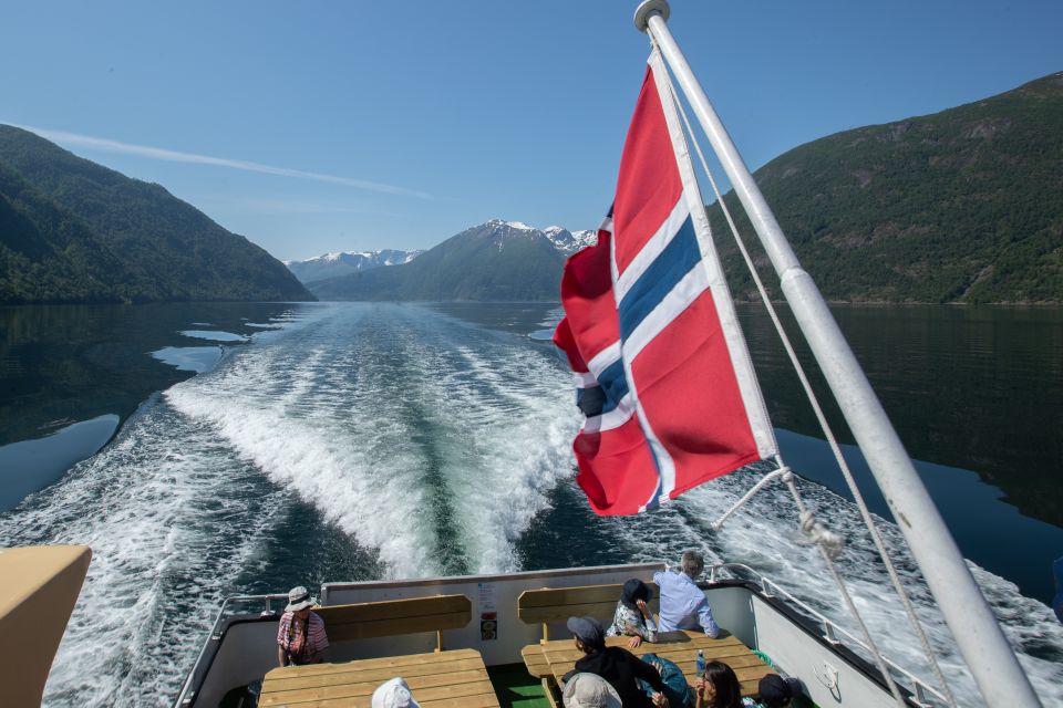 Voss: Guided Fjord & Glacier Tour to Fjærland - Common questions