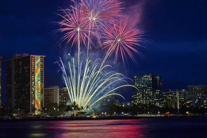 Waikiki Friday Walking Tour. Fireworks! Treats! Some Hula Show! - Tourist Testimonials