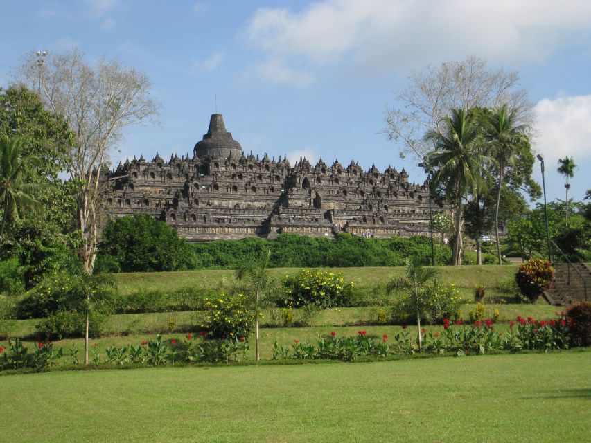 Yogyakarta: Prambanan Temple Morning Tour and Borobudur Tour - Guided Tour Experience