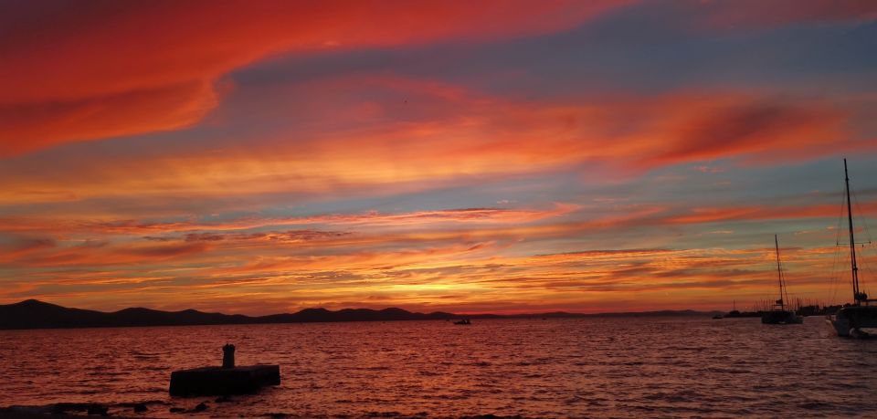 Zadar: Sunset & Night Cruise With Unlimited Sparkling Wine - City Exploration and Landmarks