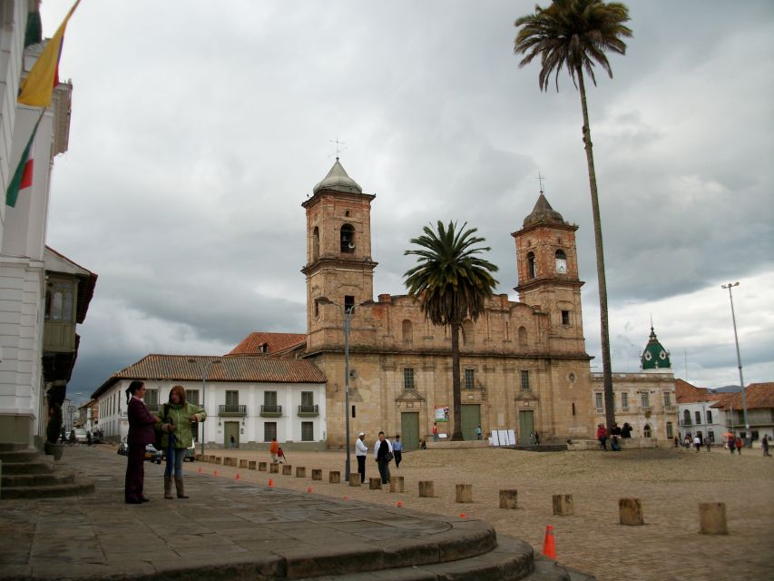 Zipaquirá & Lake Guatavita: Transportation Day Trip - Common questions