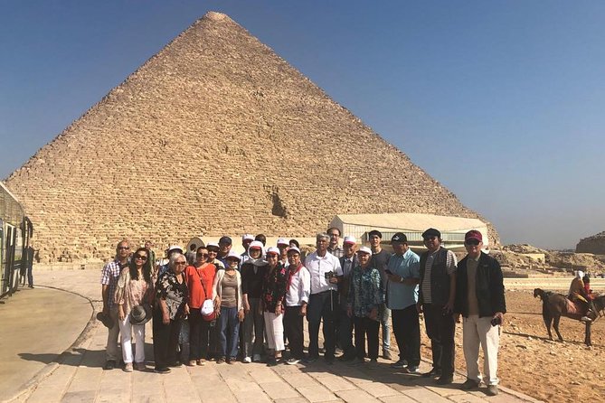 8-Hour Private Tour of the Pyramids, Egyptian Museum and Bazaar From Cairo - Key Points