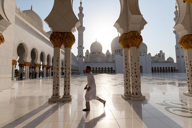 8 Hours Abu Dhabi Grand Mosque and Qasar Al Watan Palace Tour - Key Points