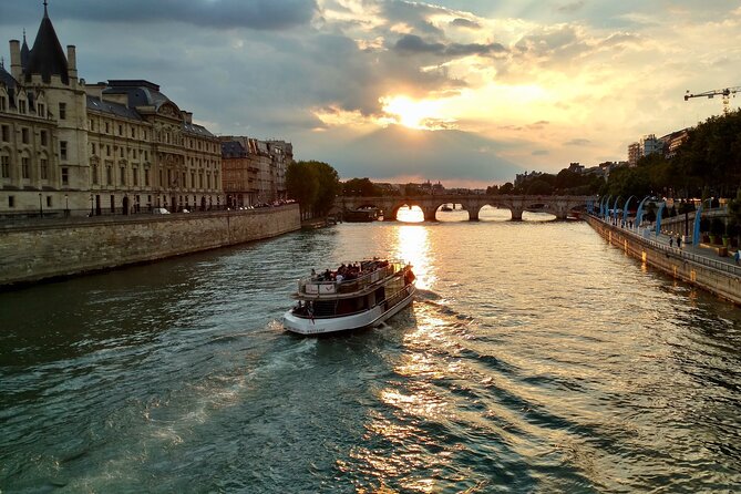 7-day Guided Tour Paris — D-Day — Loire Castles — M.St-Michel —Louvre—Versailles - Day 7: Farewell to Paris