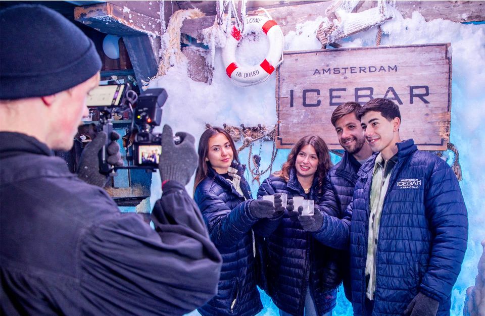 Amsterdam: Canal Cruise and Entrance to Xtracold Icebar - Service and Organization
