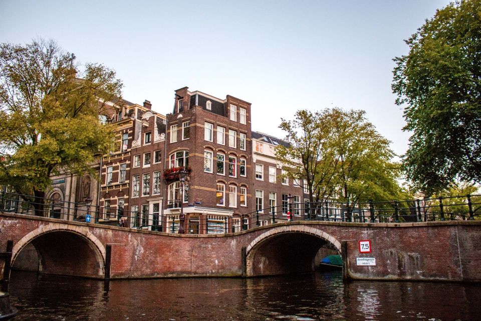 Amsterdam: Evening Canal Cruise With Pizza and Drinks - Last Words