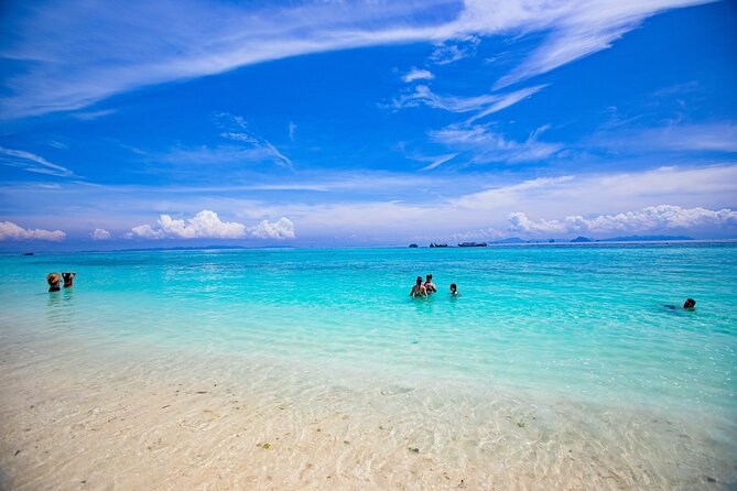 Bamboo Island and Phi Phi Island Full Day Tour From Phuket - Minimum Traveler Requirement