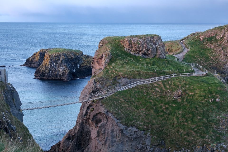 Belfast & Giant's Causeway: 2-Day Rail Tour From Dublin - Common questions