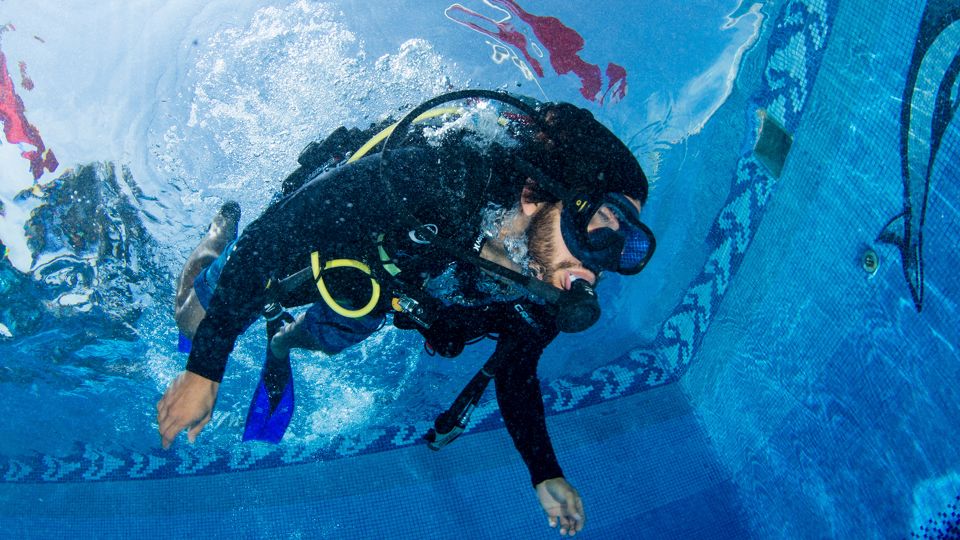 Cancun: Aquaworld Scuba Diving School - Location and Assistance