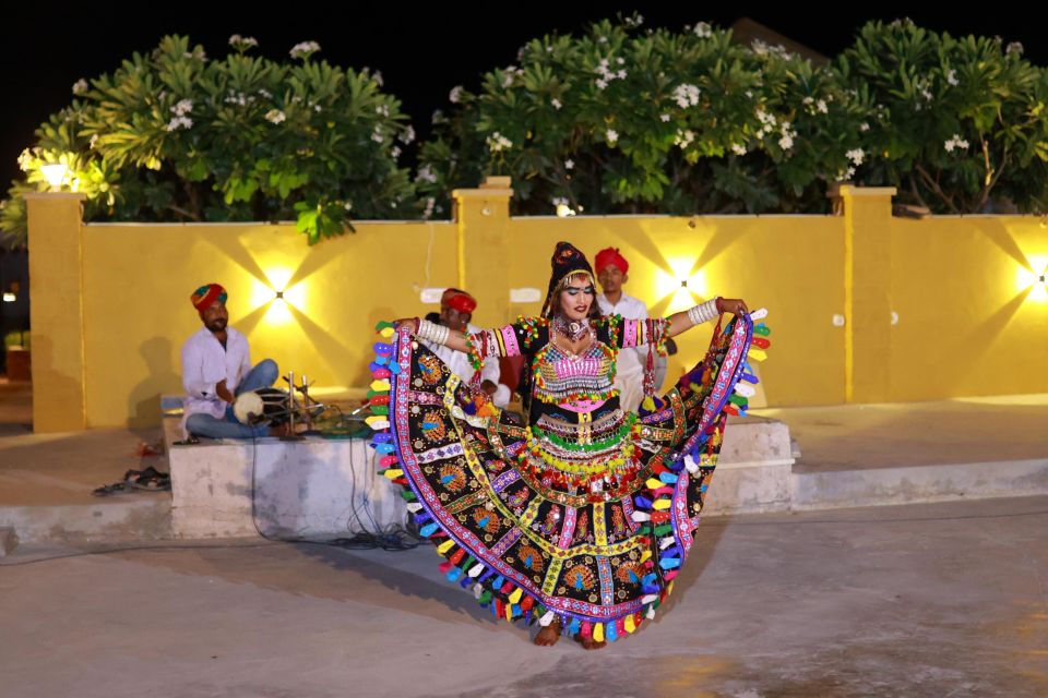 Cultural Show & Evening Entertainment in the Luxury Resort - Sunset Views and Camp Activities
