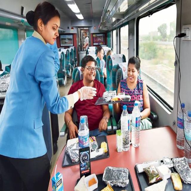 Delhi-Agra-Jaipur-varanarsi - Transfer by Express Train - Common questions