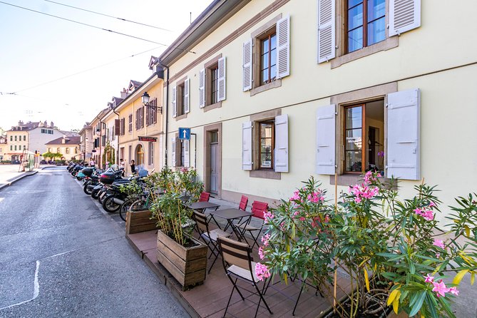 Discovery Walk Through Carouge With a Local - Common questions