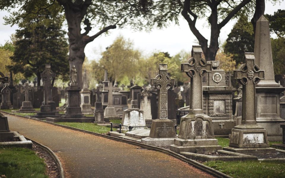 Dublin Glasnevin National Cemetery Audio Tour With Transfers - Gift Option and Product ID