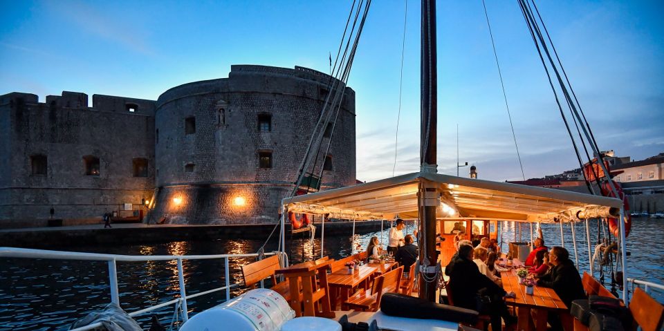 Dubrovnik: Panoramic Sunset Cocktail Cruise Around Old Town - Important Reservation Details
