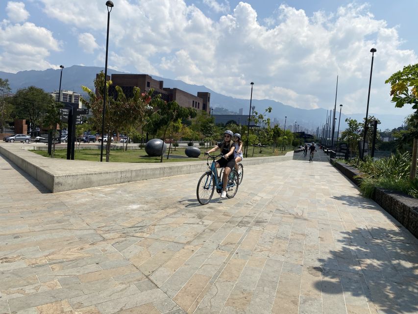 E-Bike City Tour Medellin With Local Beer and Snacks - Exploring Medellin River Parks