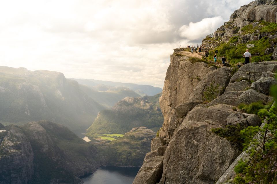 From Stavanger: Pulpit Rock Guided Hike With Pickup - Return Journey and Drop-off Service