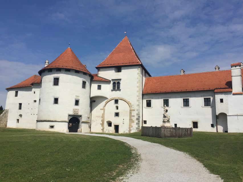 From Zagreb: Varazdin Baroque Town & Trakoscan Castle - Visit to Trakoscan Castle