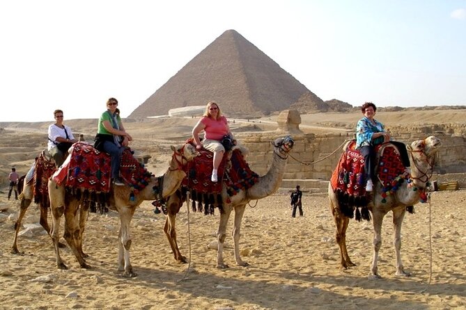 Full Day Tour Giza Pyramids Sphinx &Lunch and Shopping Tour - Lunch at a Local Egyptian Food