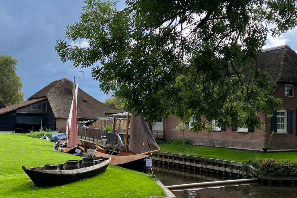 Giethoorn: Walking Tour Canalboats, Old Dutch Houses & More! - Last Words